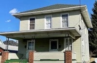 Building Photo - 1st Floor 1 Bedroom