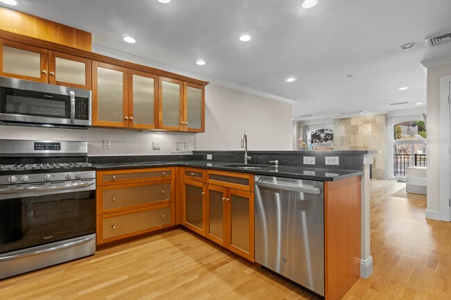 Building Photo - 17 Water St