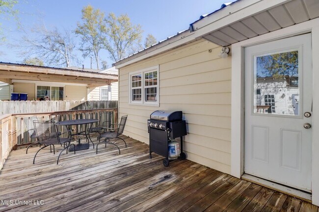 Building Photo - 187 Bilmarsan Dr