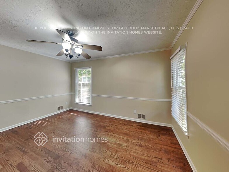 Building Photo - 2729 E Sudbury Ct