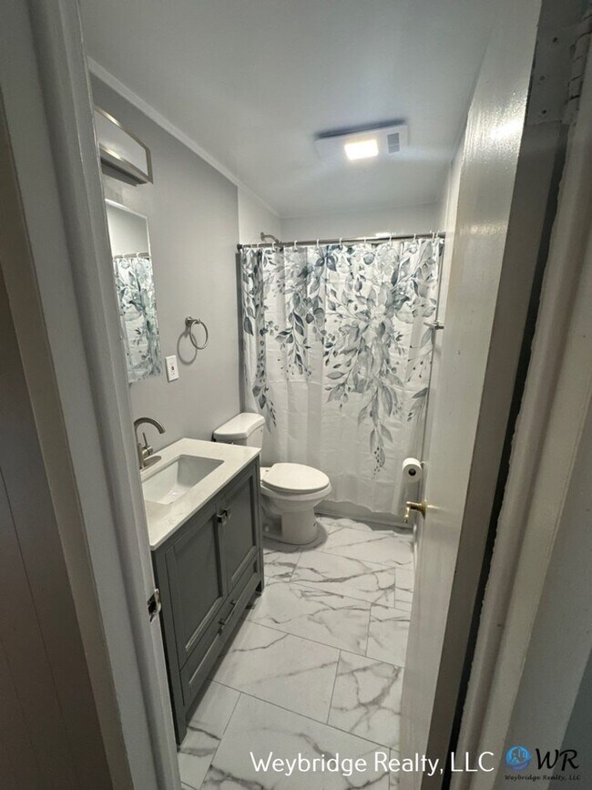 Building Photo - 8402 Curzon Ave