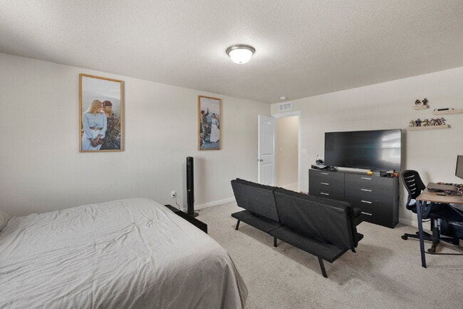 Building Photo - Modern 3 Bed Townhome with Garage – Water ...