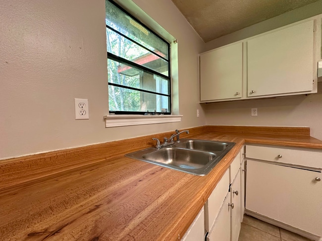 Building Photo - 6057 Scottsdale Ct