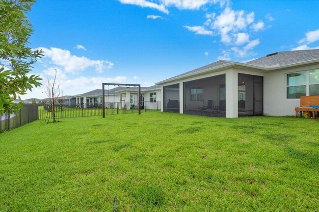 Building Photo - 14391 SW Skye Dr