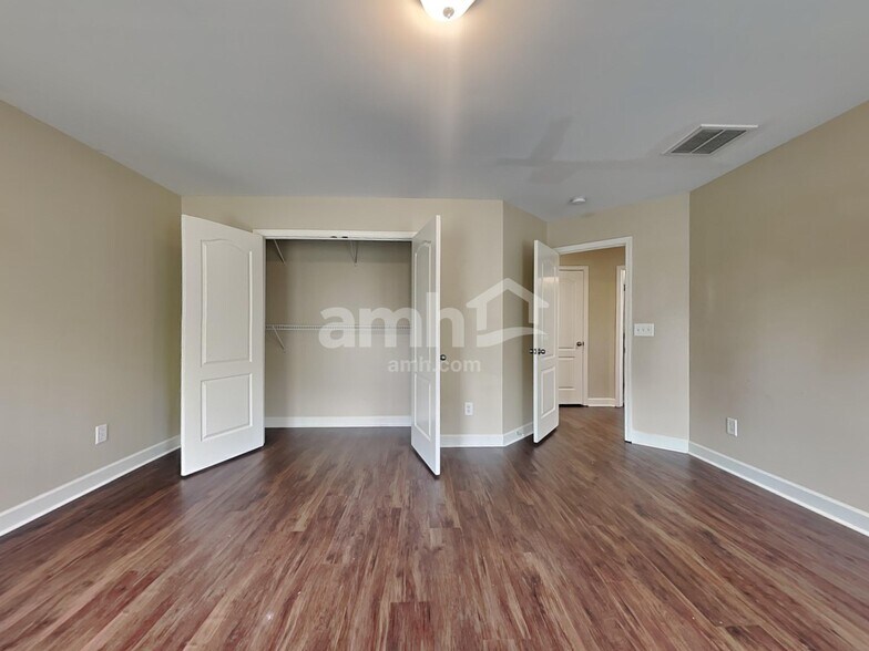 Building Photo - 3048 Adventure Way