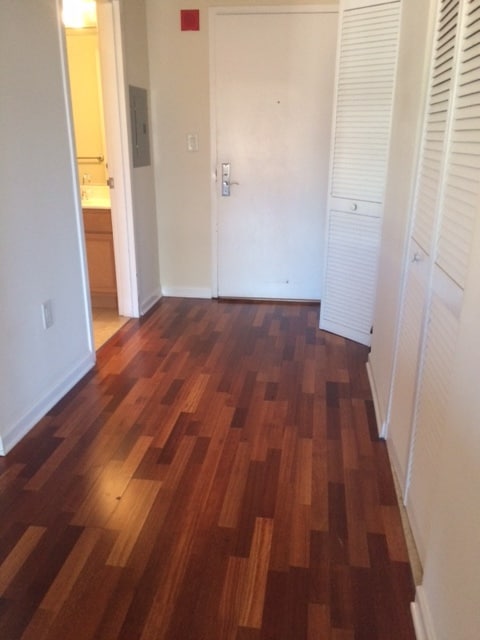 Building Photo - 700 1st St