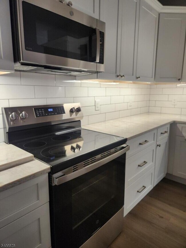 Building Photo - 111 Mulberry St