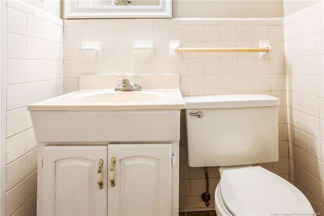 Building Photo - 828 Pilot Ave