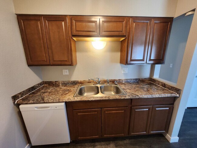 Building Photo - 4615 Picturesque Ct