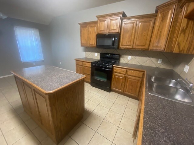 Building Photo - 14445 Timberdale Dr