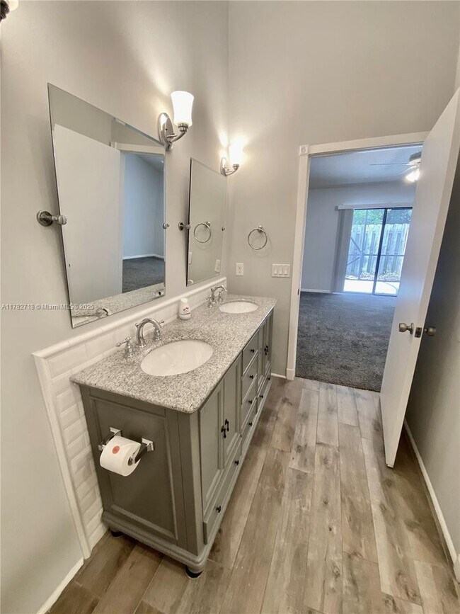 Building Photo - 9870 Watermill Cir