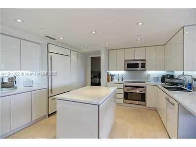 Building Photo - 650 Ocean Dr