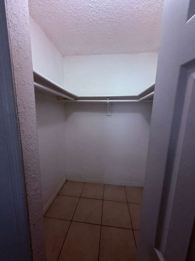 Building Photo - 4550 NW 9th St