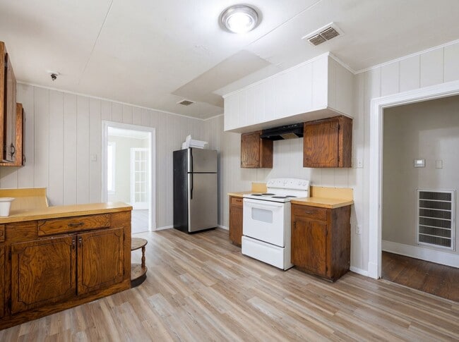 Building Photo - Shreveport - 3 Bed 1 Bath - Near LSU Med Ctr - Fresh Paint