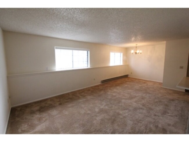 Building Photo - Spacious 2-Bedroom, 1-Bath Apartment for R...