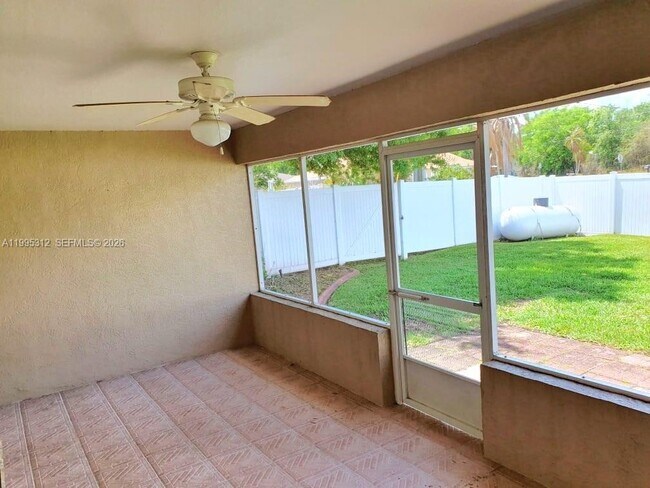 Building Photo - 4031 Santa Barbara Dr