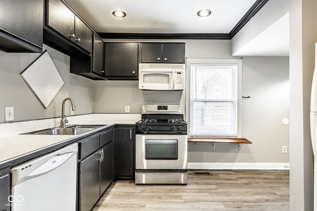 Building Photo - 1253 S East St