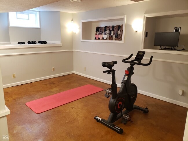 Building Photo - 1914 Commerce Ave