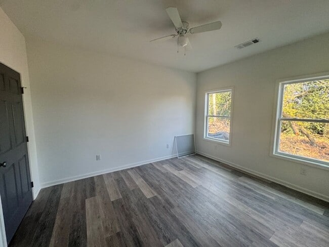 Building Photo - 20 Sanford Ave