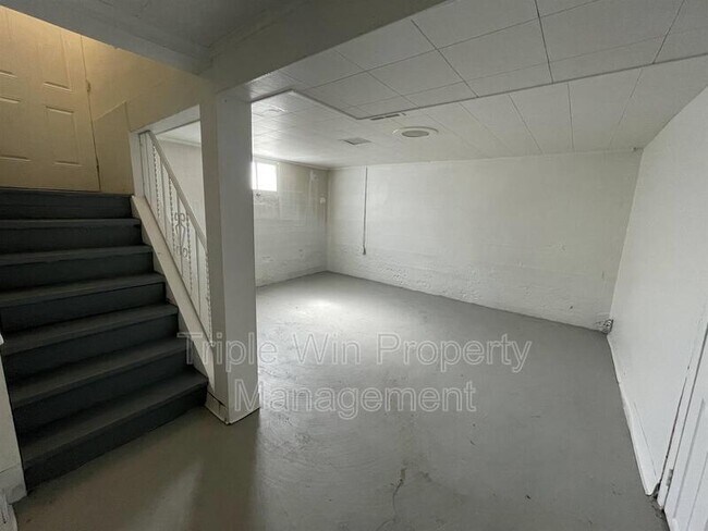 Building Photo - 1629 Talisman Ln