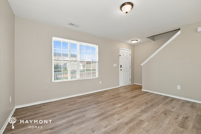 Building Photo - 5233 Valcourt Rd