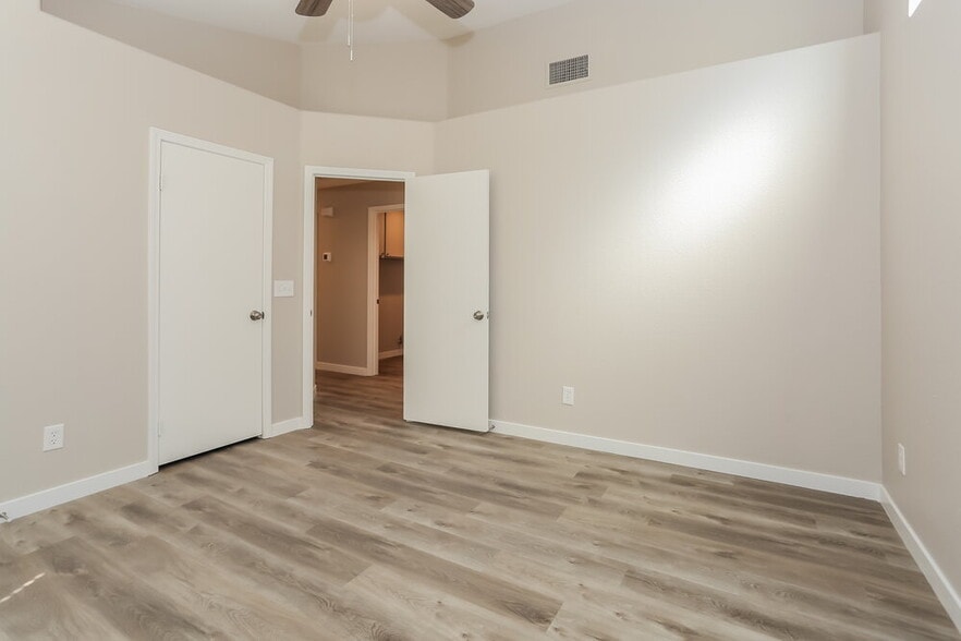 Building Photo - 2801 Lava Rock Ave