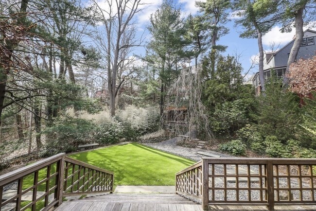 Building Photo - 38 Cumberland Ave