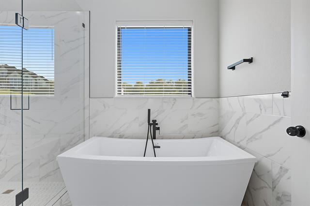 Building Photo - 7281 Waters Edge Dr