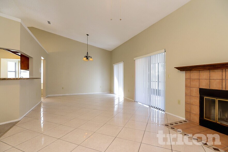 Building Photo - 8111 Hathaway Dr