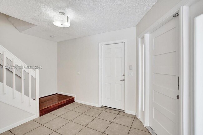 Building Photo - 21461 Sawmill Ct