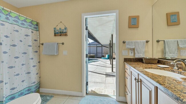 Building Photo - 830 Coronado Dr