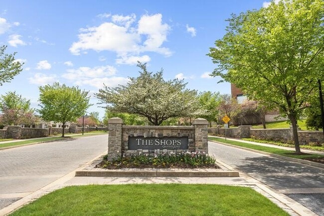 Building Photo - 2520 Stone Cliff Dr