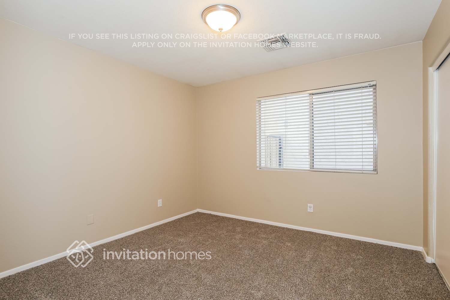 Building Photo - 5409 S 7th Dr