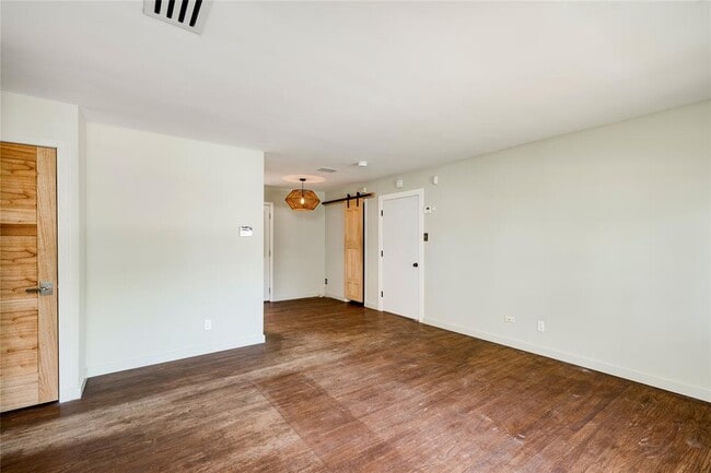 Building Photo - 1707 Overhill Dr