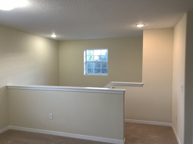 Building Photo - Beautiful Renovated 3/2.5 Located In Independence