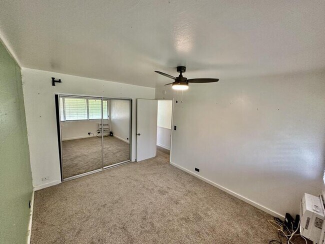 Building Photo - 4950 Kilauea Ave