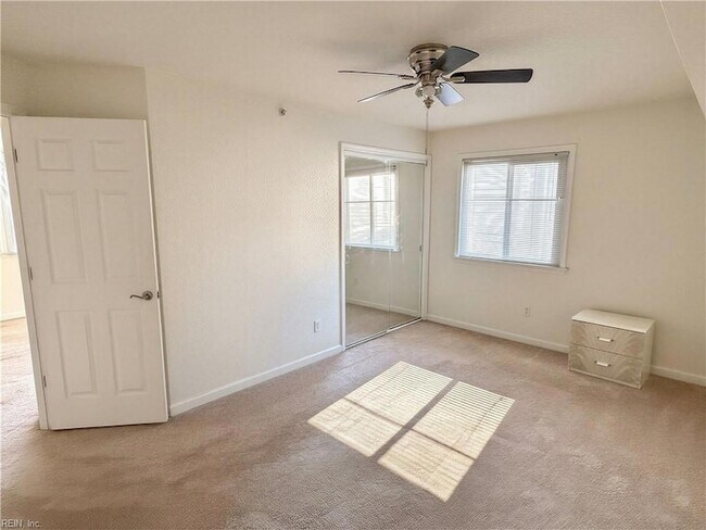 Building Photo - 500 Ocean Trace Arch