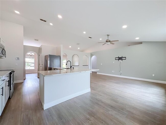 Building Photo - 33 Timbercreek Pines Cir
