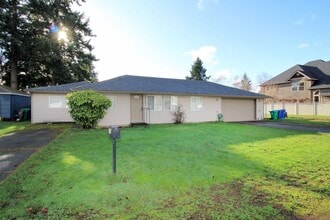 Building Photo - 11318 NE Siskiyou St