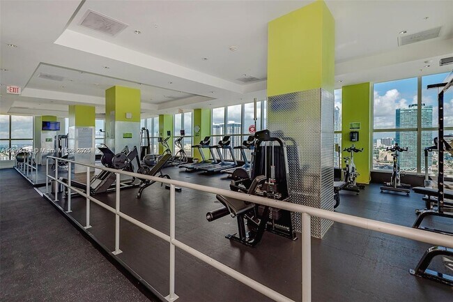 Building Photo - 133 NE 2nd Ave