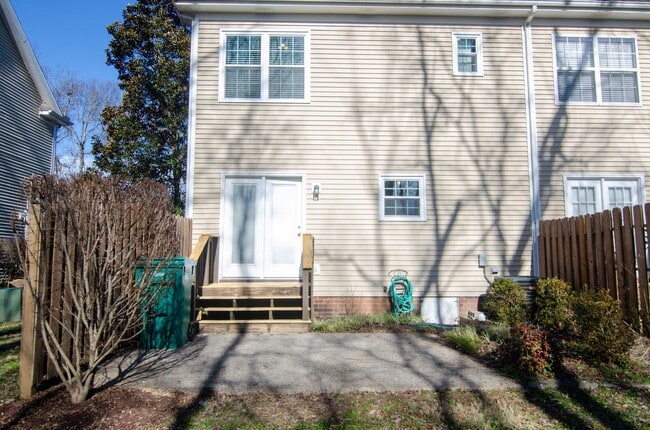 Building Photo - 209 Newport Cove Ct