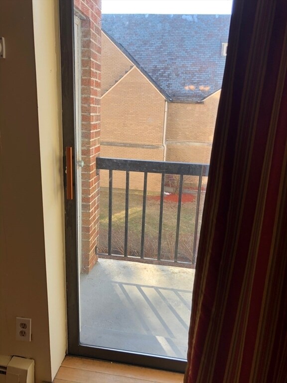 Building Photo - 245 Sea St