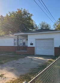 Building Photo - 608 E Washington St