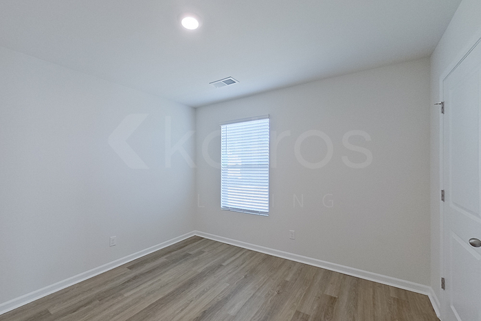 Building Photo - 113 Overstreet Way
