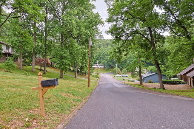 Building Photo - nice renovated 4 Bed 3 Bath