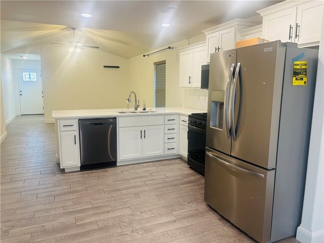 Building Photo - 2131 Wildflower Dr