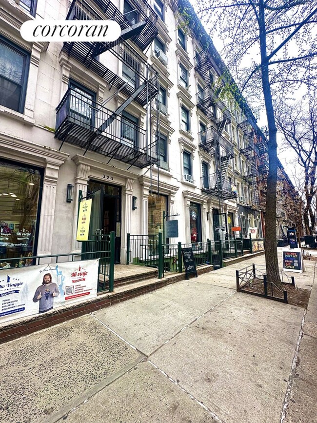 Building Photo - 324 W 47th St