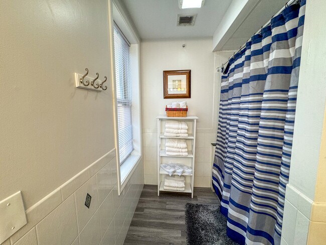 Building Photo - 7 Harvard Square