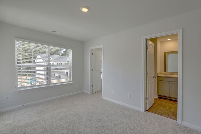 Building Photo - Shady Oaks Subdivision!