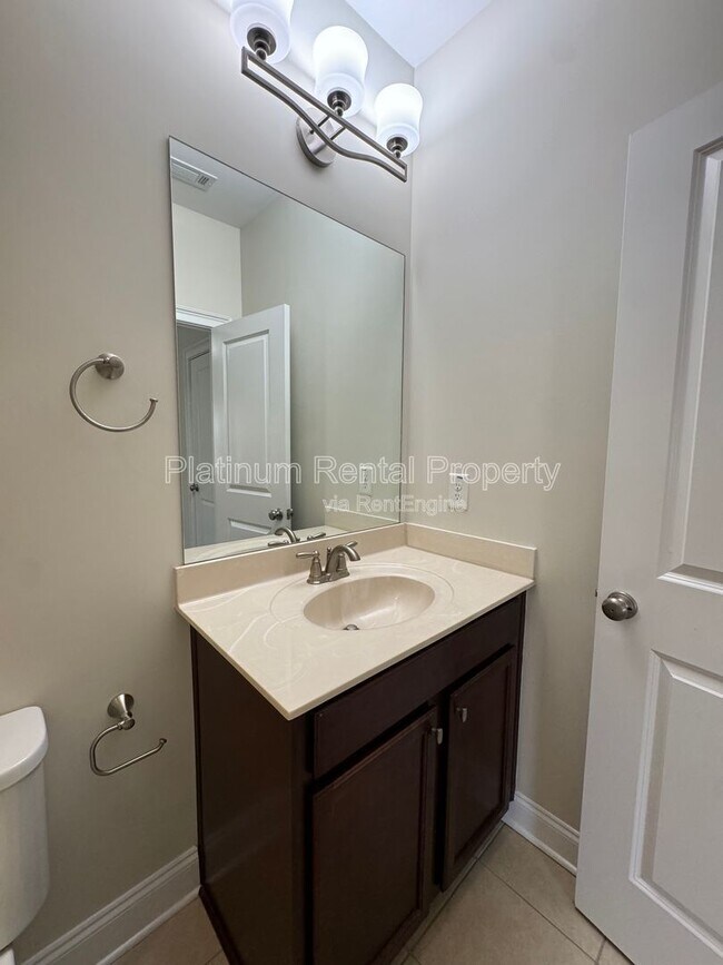 Building Photo - 3578 Strath Dr
